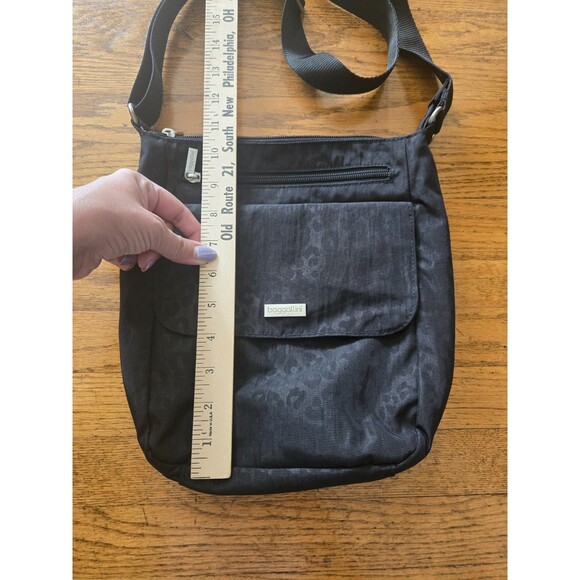 Baggallini HP Bagg Crossbody Bag Black Cheetah Leopard Water Resistant - Picture 9 of 9